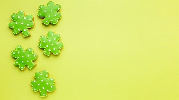 Flat lay st patrick cookies frame