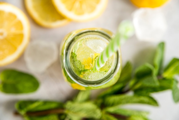 Free photo flat lay of summer lemonade