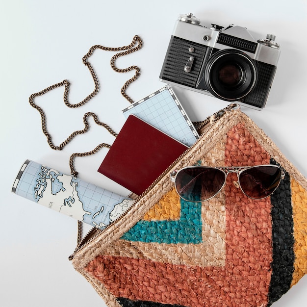 Free photo flat lay tourism items arrangement