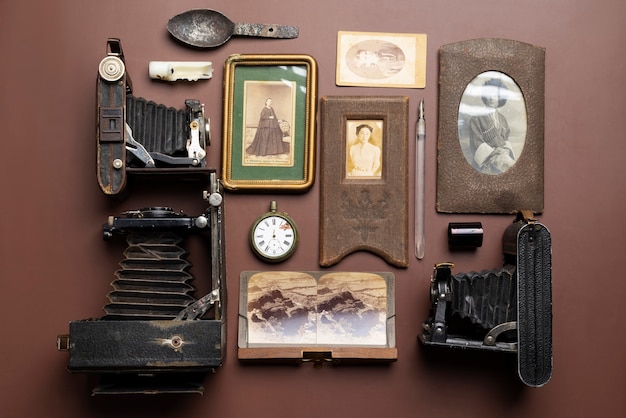 Free photo flat lay vintage objects arrangement