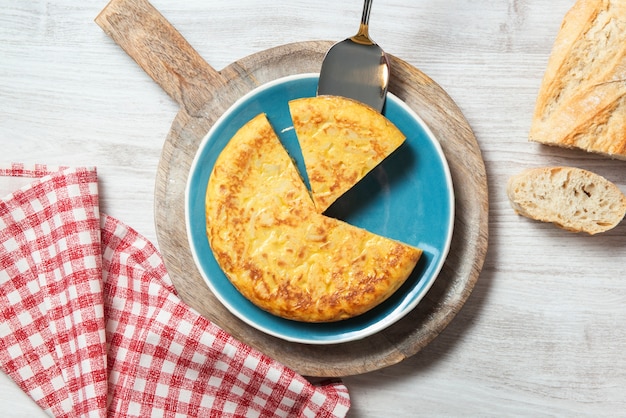 Free photo flat view of delicious spanish tortilla dish