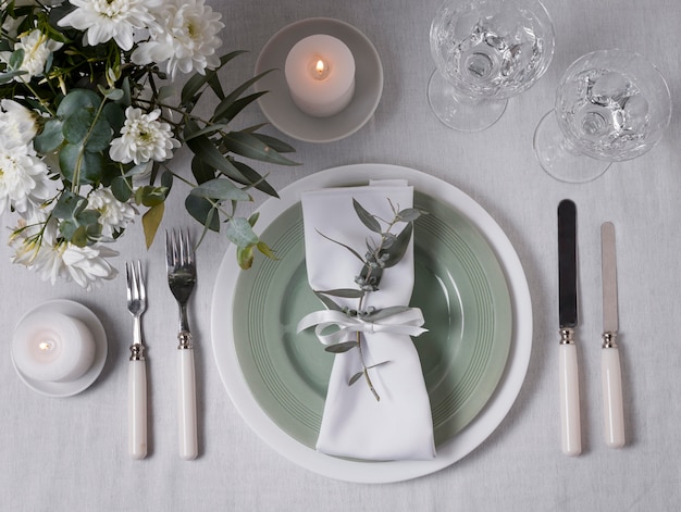 Floral wedding table arrangement top view