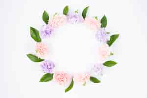 Free photo flower wreath in pastel colours