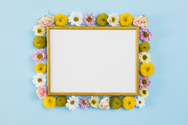 Free photo flowers background copy space