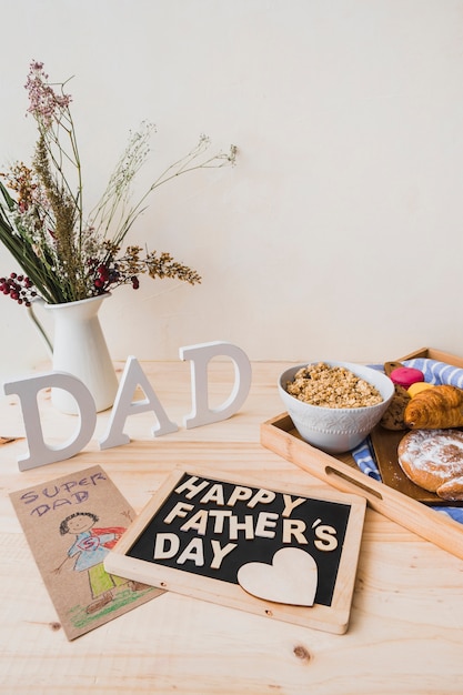 Free photo flowers and breakfast for father's day