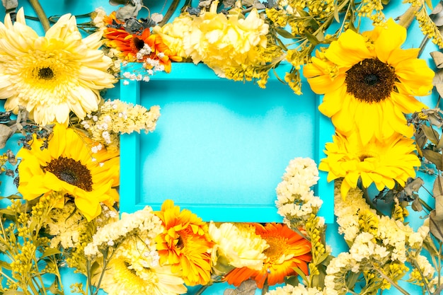 Free photo flowers and frame