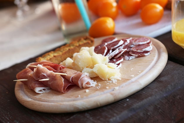 Free Photo food on a chopping board