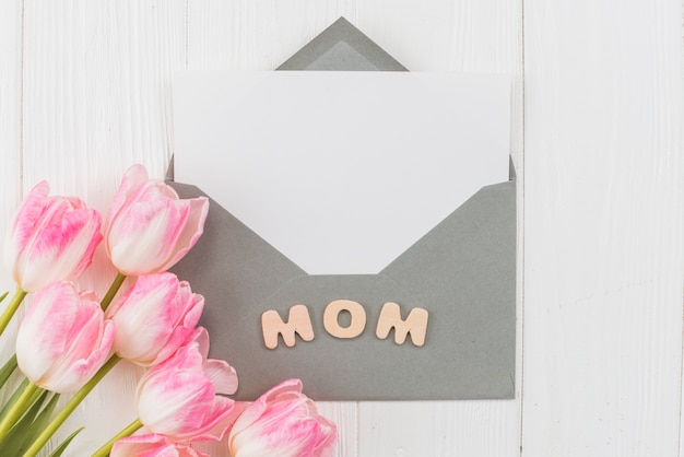 Free photo frame envelope with word mom and tulips