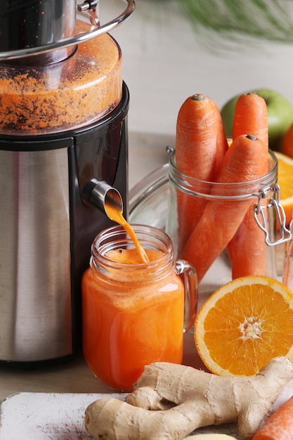 Free photo fresh carrot juice