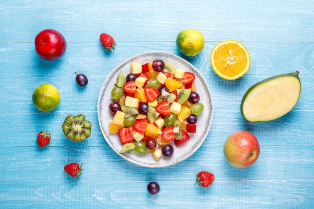 Free photo fresh fruit and berry salad,healthy eating.