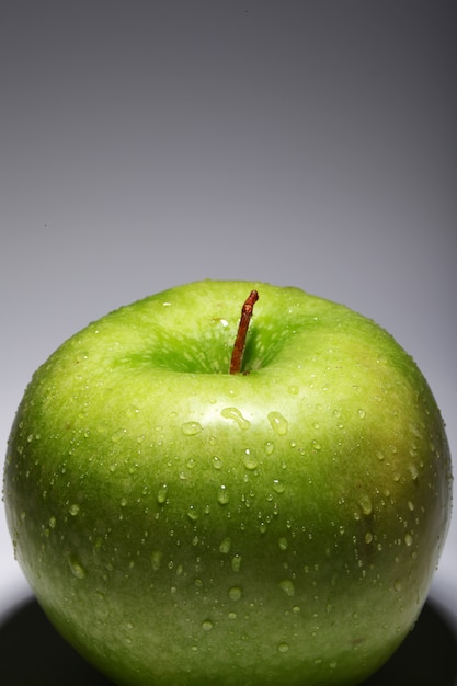 Free photo fresh green apple