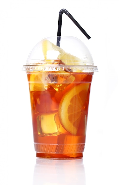 Free photo fresh ice tea in plastic glass