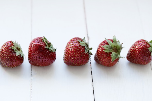 Free photo fresh strawberries fruit