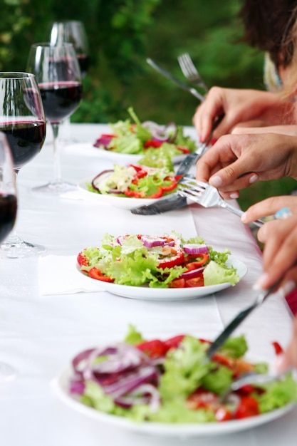 Free photo fresh and tasty green salad