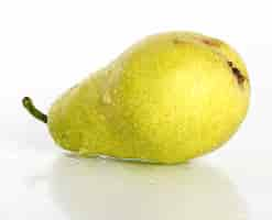 Free photo fresh and wet pear fruit