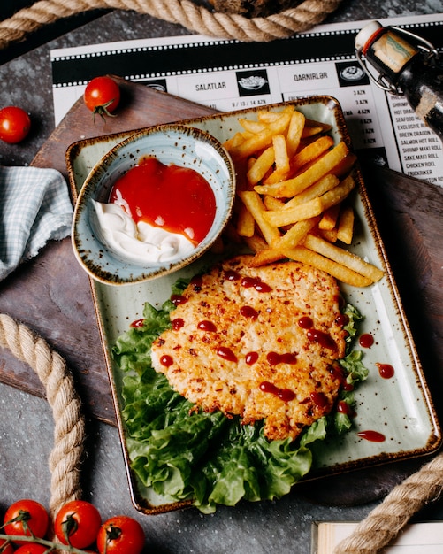 Free Photo fried chicken chop with french fries