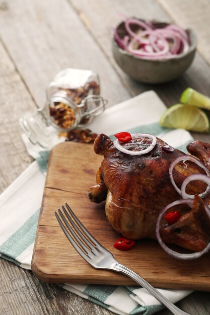 Fried chicken with onion and chili pepper