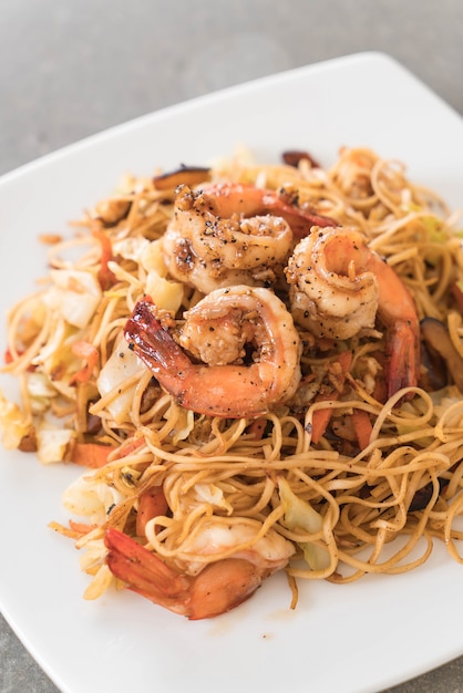 fried noodles with shrimp