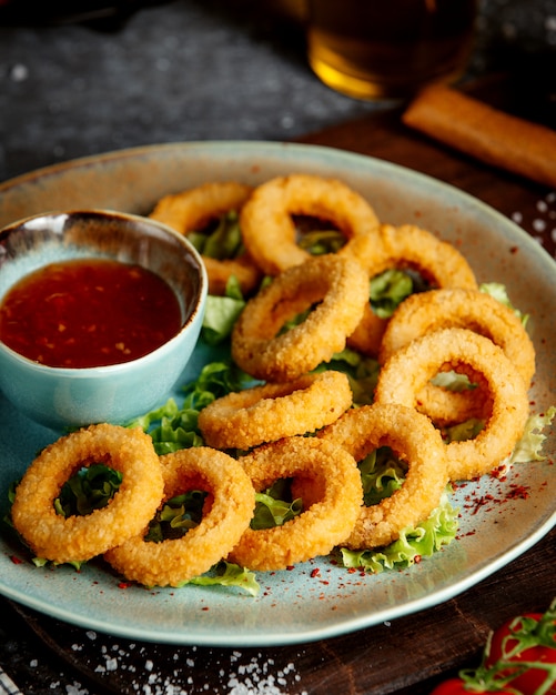 Fried rings with sweet chili