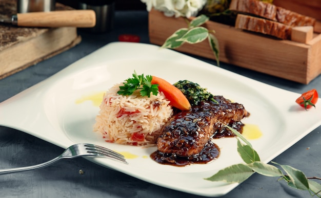 Fried steak with boiled rice