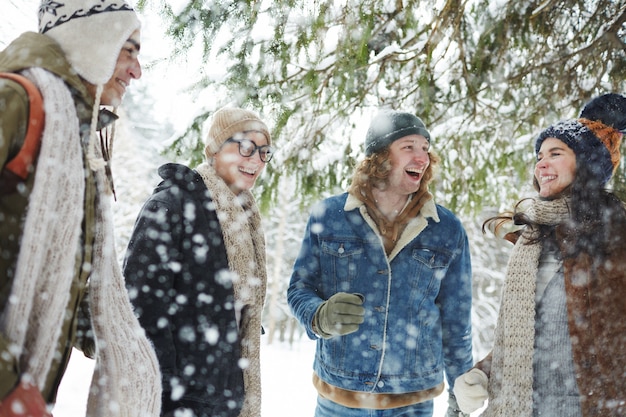 Free Photo friends in snow