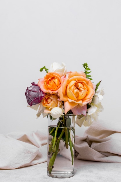 Front view cute bouquet of roses