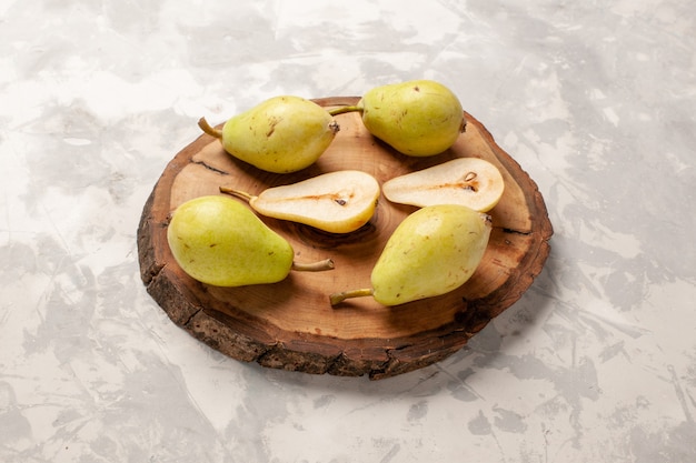 Free photo front view fresh mellow pears on light-white space