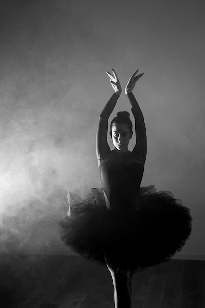 Free photo front view greyscale ballet posture