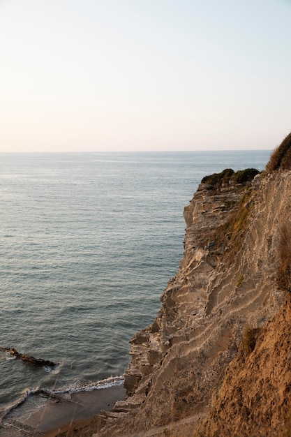 Free photo front view of ocean in day light