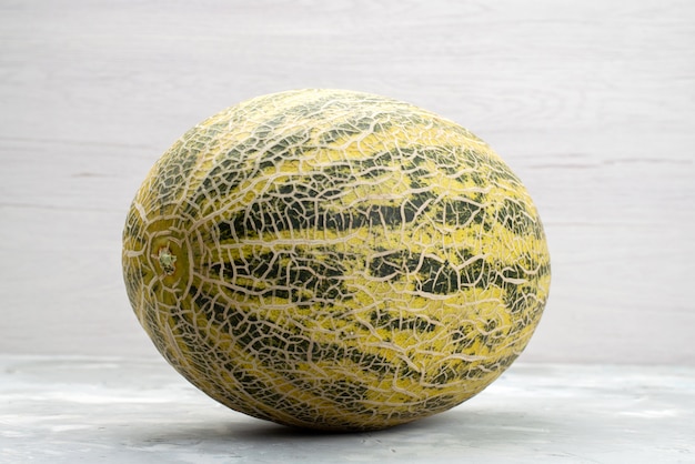 Free photo front view whole melon mellow and sweet on white