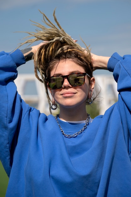 Front view woman wearing sunglasses