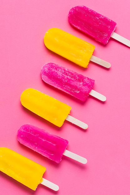 Free photo fruit flavor ice cream on sticks