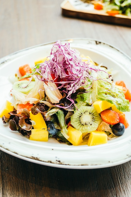 Free Photo fruit salad with vegetable in plate