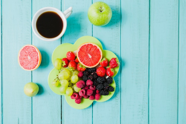 Free Photo fruits for healthy breakfast