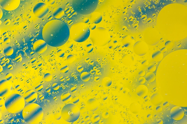 Free photo full frame shot of abstract water bubbles background