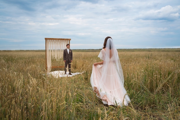 Free photo full shot bride and groom celebrating