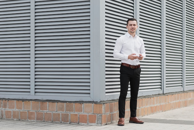 Free Photo full shot of classy business man