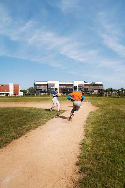 Full shot kids running on field