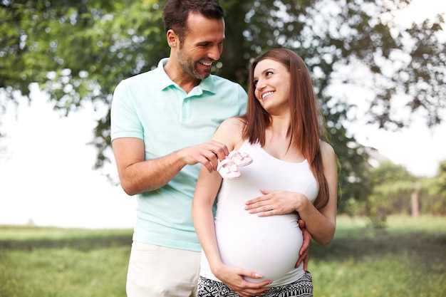 Free Photo future parents preparing for birth of a baby