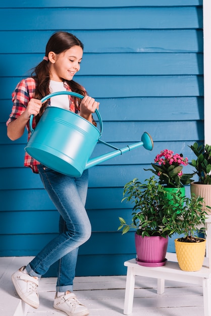 Free photo gardening concept with girl