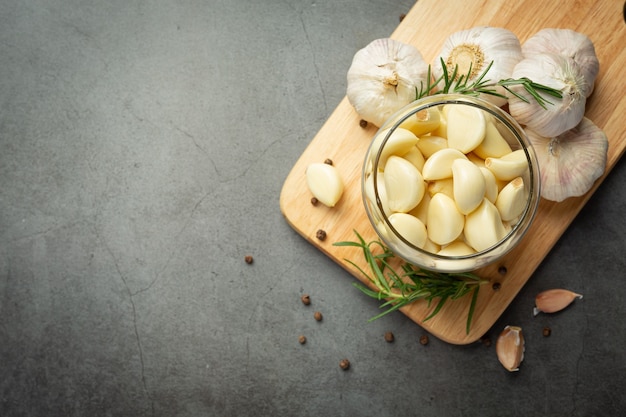 Free photo garlic oil for treatment