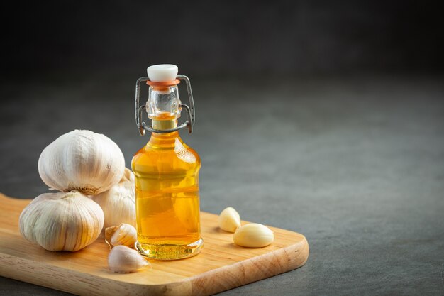 Free photo garlic oil for treatment