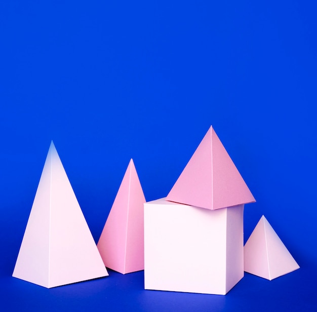 Free Photo geometric paper object set with copy-space