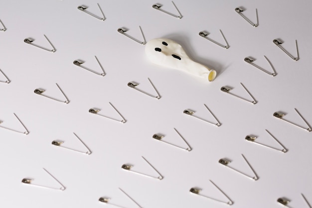 Free photo ghost balloon and safety pins