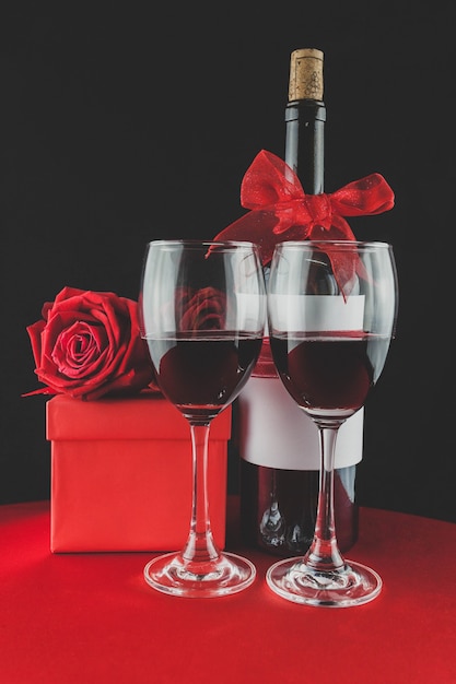 Free photo gifts for valentine with wine and roses