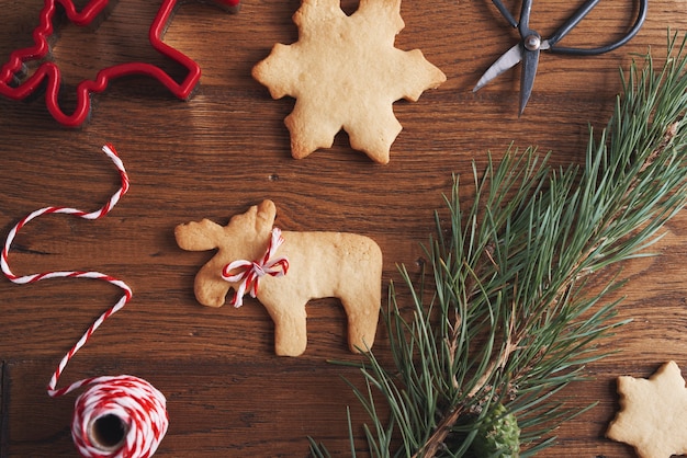 Free Photo gingerbread cookies on the wooden table