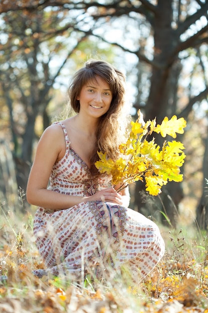 girl  in  autumn park