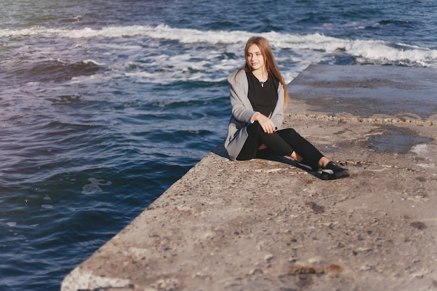 Free photo girl by the sea