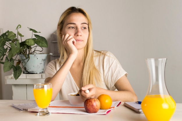 Girl having healthy breakfast