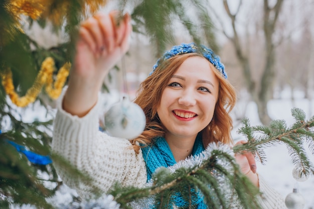 Free photo girl near tree